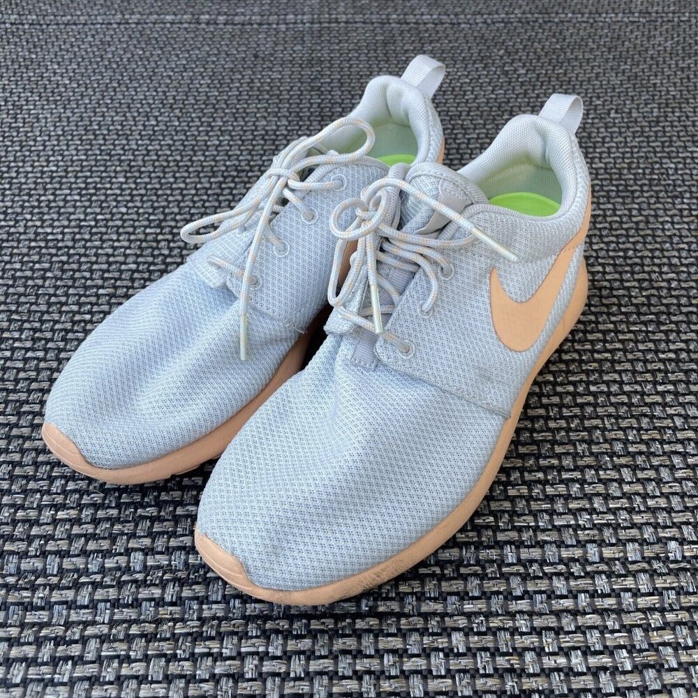 Nike Roshe Run Running Shoes Sneakers 511882-008 Peach Womens Sz 7
